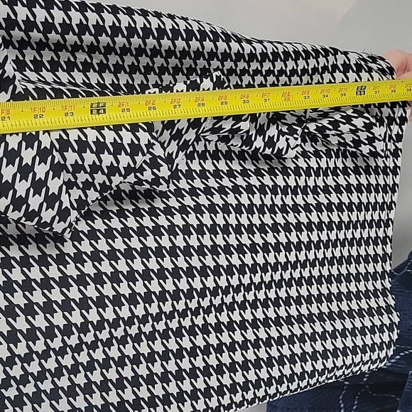 Black and White Houndstooth Dress - Picture 15 of 16